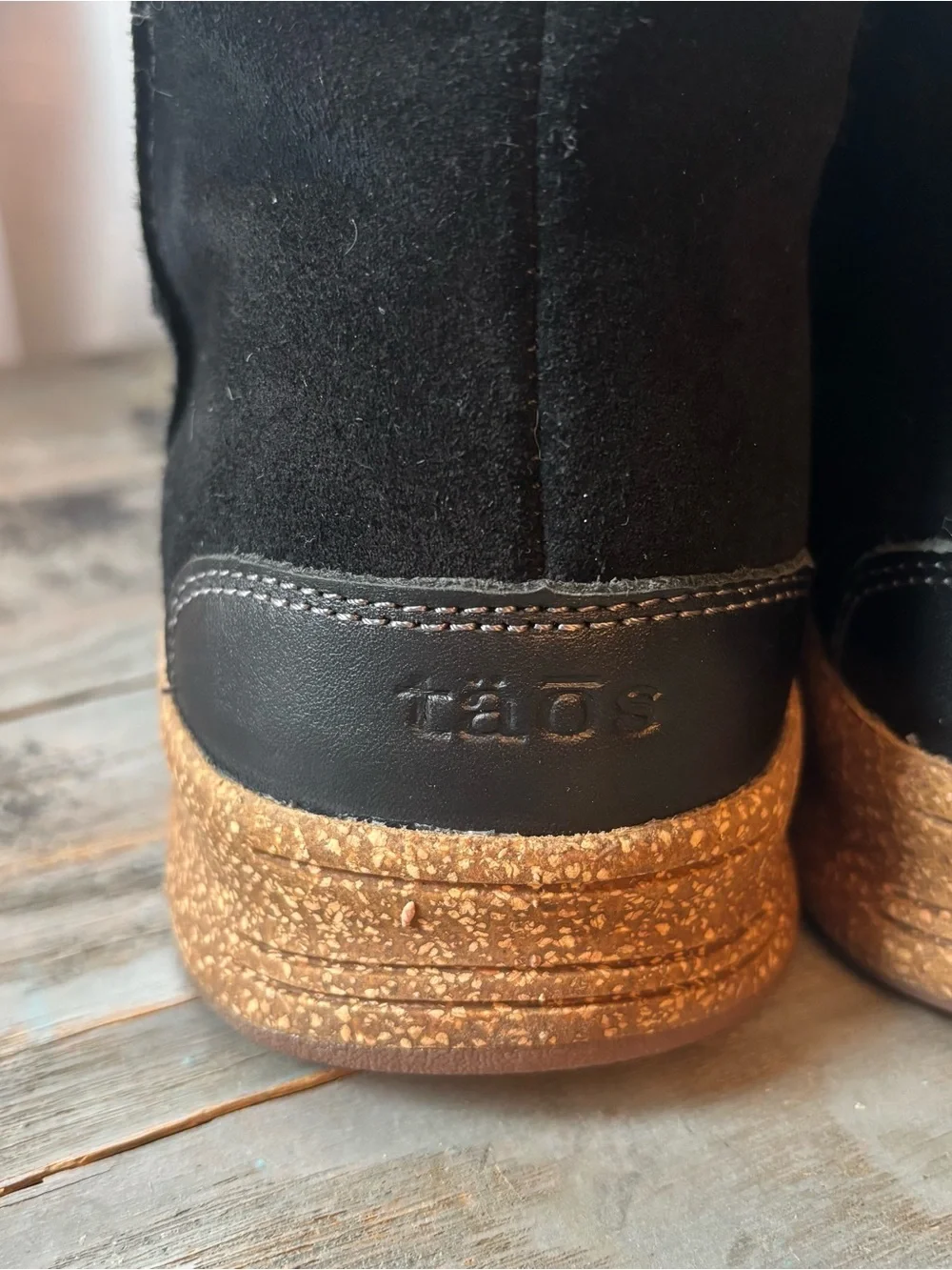 NWOT Taos black suede faux fur boots | size 9